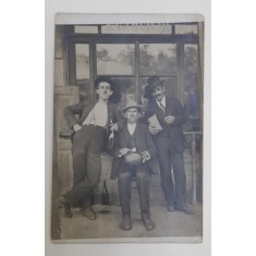 TREI CHEFLII , FOTOGRAFIE TIP CARTE POSTALA, INTERBELICA