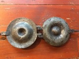 Forma veche de prajituri in forma de nuci obiect de bucatarie traditional mijlocul sec XX