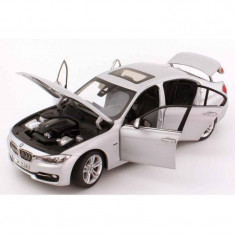 Miniatura BMW Seria 3 F30 1:18 Glacier Silver foto