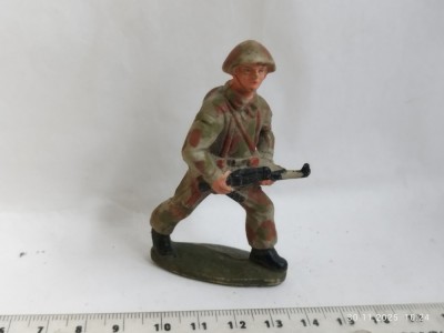 bnk jc RDG PGH Effelder - Soldat NVA - uniforma camuflaj foto