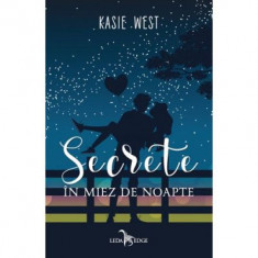 Secrete in miez de noapte - Kasie West