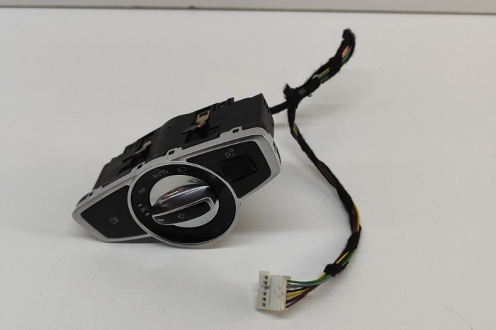 Modul de control comutator faruri MERCEDES-BENZ C T-Model S205 2015 OEM: A2059057007 28484221