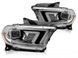 Set de faruri de tuning cu semnalizatoare dinamice potrivit pentru Dodge Durango 2010-2013 cu baza cromata Performance AutoTuning