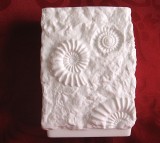 VAZA PORTELAN MAT BISCUIT KAISER BAVARIA DECOR CU SCOICI
