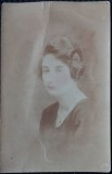 Fotografie tip Carte Postala, Portret de femeie, perioada interbelica
