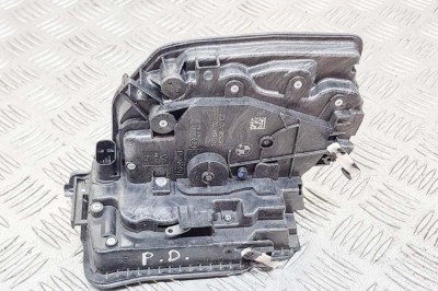 &amp;Icirc;ncuietoare ușă dreapta față BMW 7 G11, G12 2018 OEM: 182838-10,7477694 12147165 foto