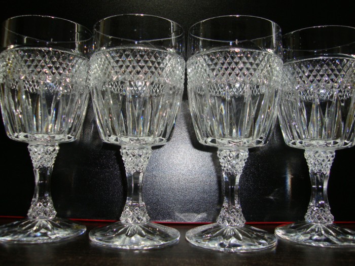 SET / SERVICIU 4 PAHARE CRISTAL