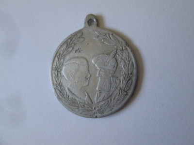 Medalia Aniversarea Unirei 10 Maiu 1929,regele Mihai copil si Mihai Viteazul foto