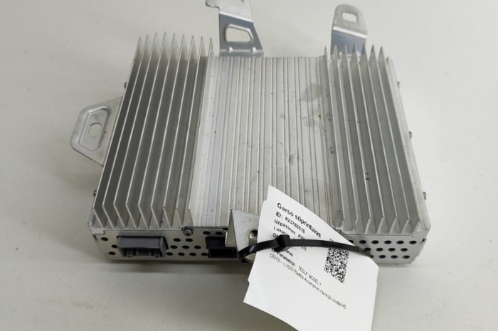 Amplificator de sunet TESLA MODEL Y 2022 OEM: 1507152-01-B 23786510