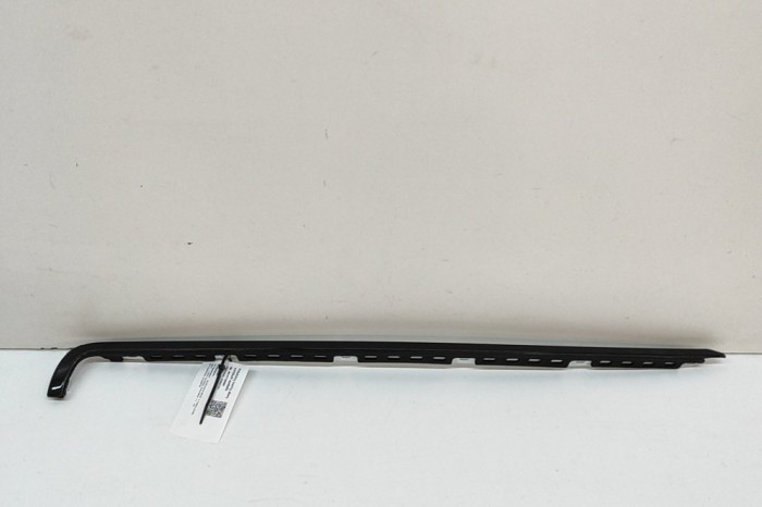 Ornament vertical ușă st&acirc;nga față MERCEDES-BENZ E Cabrio A238 2020 OEM: A2386908301 | 31718885