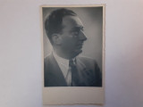 Fotografie tip CP cu portret de bărbat din Rom&acirc;nia cu cravată &icirc;n 1934