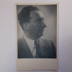 Fotografie tip CP cu portret de bărbat din România cu cravată în 1934