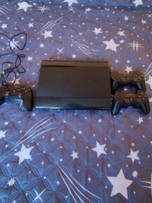 Consola PlayStation 3 super slim 500Gb. foto