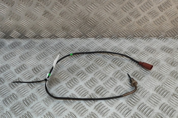 Senzor de temperatură AUDI Q3 8U 2016 OEM: 04L906088EB 21655694