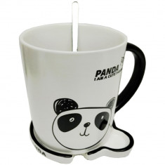 Cana cu capac din ceramica si lingurita Pufo Lonely Panda pentru cafea sau ceai, 300 ml