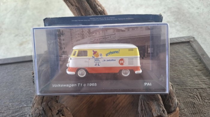 Macheta Volkswagen T1 c - 1965 IXO 1:43