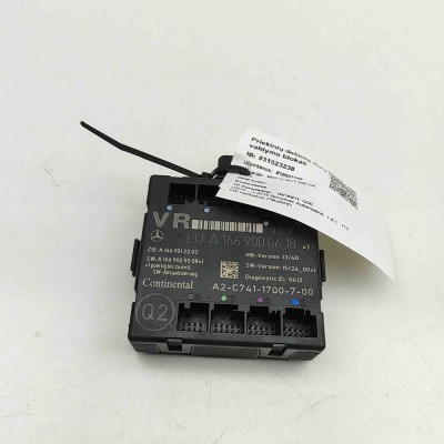 Modul de control ușă dreapta față INFINITI Q30 2019 OEM: A1669000618,A1669012203,A1669025508,A2C7411700700 31523238 foto