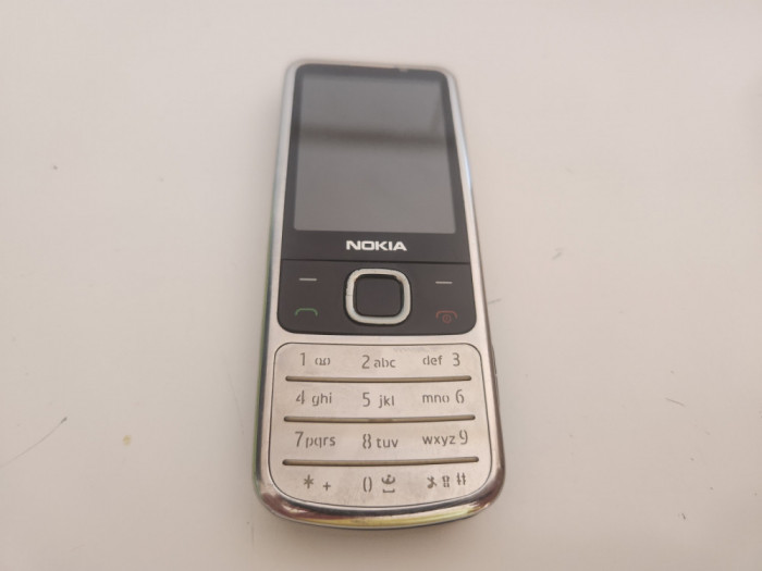 Telefon Nokia 6700c classic argintiu folosit