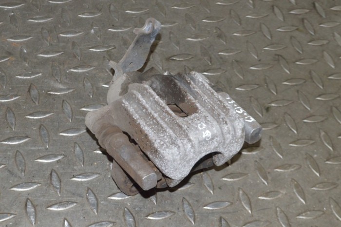 Etrier de fr&acirc;nă dreapta spate SKODA KAMIQ 2020 13956887