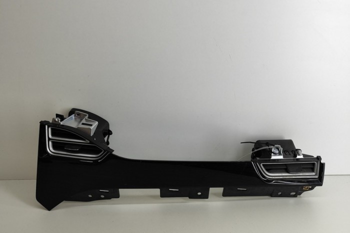 Gura de ventilație planșa de bord TESLA MODEL X 2016 OEM: 6007628-00-C,1007825-00-C,1042774-10-C 23072688
