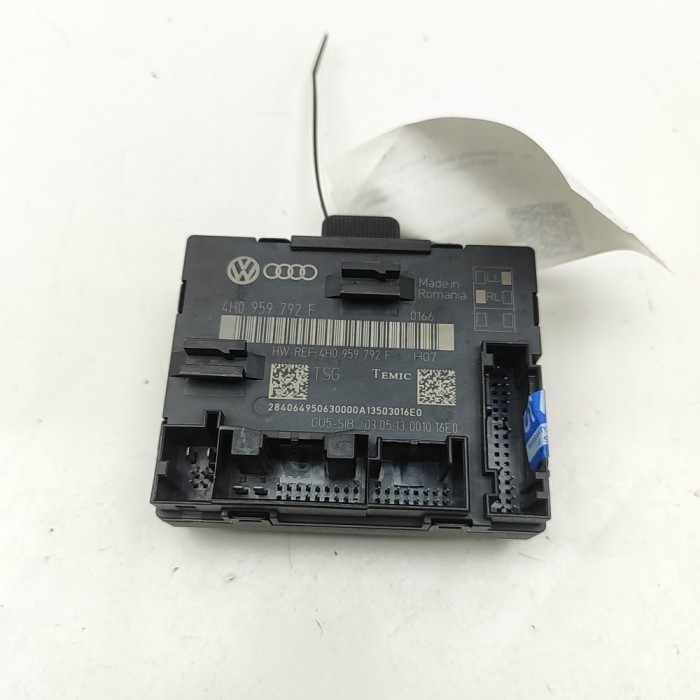 Modul de control ușă st&acirc;nga față VW TOUAREG 7P5 2013 OEM: 4H0959792F 32752968
