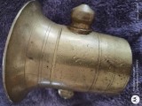 mojar mare bronz ,cu manere rotunde , circa 25 cm inaltime , diametru la parte superioara circa 17cm