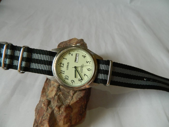 Ceas barbatesc LORUS (by Seiko) lumibrite , cu data , cod L21