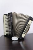 V&acirc;nd Acordeon Hohner Verdi I A de 60 de basi 870hz