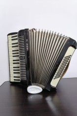 V&acirc;nd Acordeon Hohner Verdi I A de 60 de basi 870hz