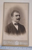 Cabinet photo &ndash; W. Oppelt &bdquo;Foto-Modern&rdquo;, Bucuresci (Calea Rahovei 9), c.1905&ndash;1915 &ndash; portret bărbat