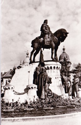 AMS - ILUSTRATA/VEDERE STATUIA LUI MATEI CORVIN, CLUJ 1966, CIRCULATA foto