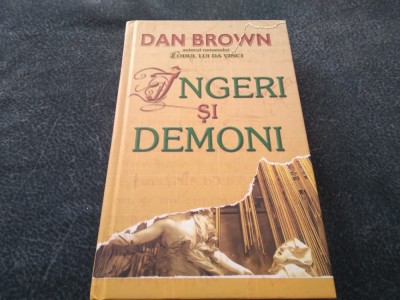 DAN BROWN - INGERI SI DEMONI foto