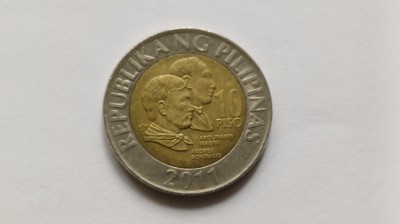 Filipine-10 Piso 2011 foto