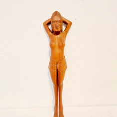 ** Statueta femeie nud lemn esenta tare spargator de alune, vintage, 31cm
