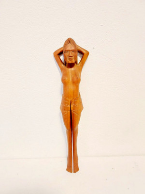 ** Statueta femeie nud lemn esenta tare spargator de alune, vintage, 31cm foto