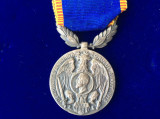 Medalie regalistă - &Icirc;n amintirea &Icirc;nălțătorului av&acirc;nt -1913 (litera C pe cant)