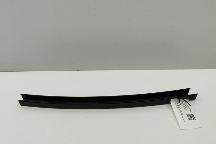 Ornament vertical ușă st&acirc;nga spate BMW 3 G20, G28 2024 OEM: 7465141 30740237