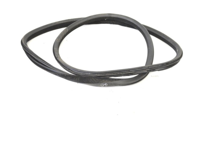 Garnitura ușă dreapta spate VOLVO V70 III BW 2009 OEM: S1XMA 12039235