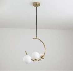 Lustra pe cablu, semicerc cu 3 globuri de sticla alba, dulie 3 x E27, culoare corp auriu, lungime reglabila 80CM