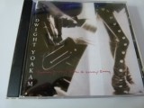 Dwight Yoakam , y