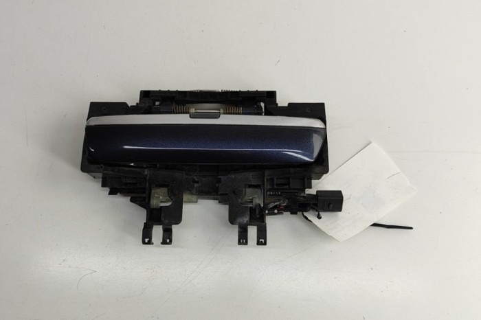 M&acirc;ner exterior ușă dreapta spate AUDI A8 D3 4E2, 4E8 2006 OEM: 4E0839886E,4E0839205G 29399208