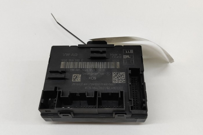 Modul de control ușă st&acirc;nga față VW PASSAT B8 3G2 2016 OEM: 5Q0959592E,5Q0959592B,P10125481 | 25434229