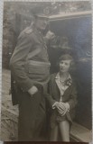 Fotografie tip Carte Postala, Militar cu sotia, perioada interbelica