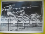 HOPCT 543 X - FOTOGRAFIE VECHE-D= 21 / 15 CM - PROBA 120 METRI GARDURI LA LONDRA -SPORT-1947-FOTO AGENTIA ACME NEWSPICTURES PHOTOS 1947