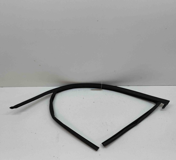 Garnitura ușă st&acirc;nga față BMW iX1 U11 BEV 2023 OEM: 9451539