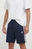 Adidas Originals pantaloni scurti Firebird barbati, culoarea albastru marin, IM9422