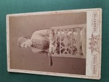 fotografie cartonata,vechi atelier fotografic Budapesta , Ungaria.Dimensiuni 16cm X 11 cm .
