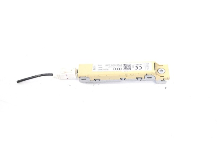 Amplificator de antena AUDI A4 8W2, B9 2018 OEM: 8W5035225 15096811