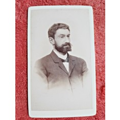 Fotografie tip CDV, barbat cu barba si mustata, inceput de secol XX