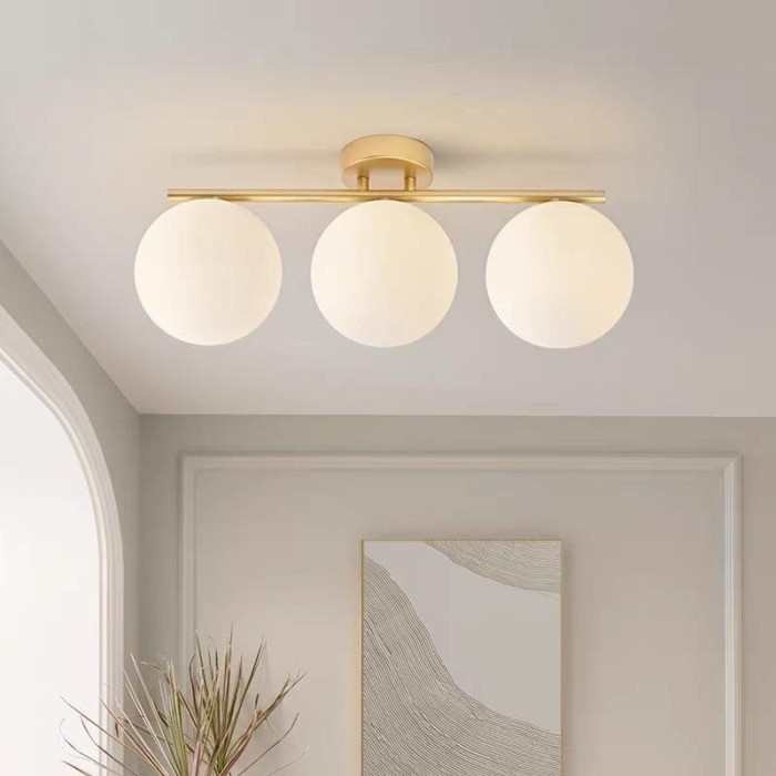 Lustra aurie cu Glob alb Moderna E27x3